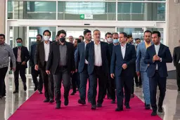 حضور شهردار تهران در نمایشگاه بین‌المللی خودرو، در ساعات اولیه صبح، پیش از بازگشایی نمایشگاه+تصاویر 