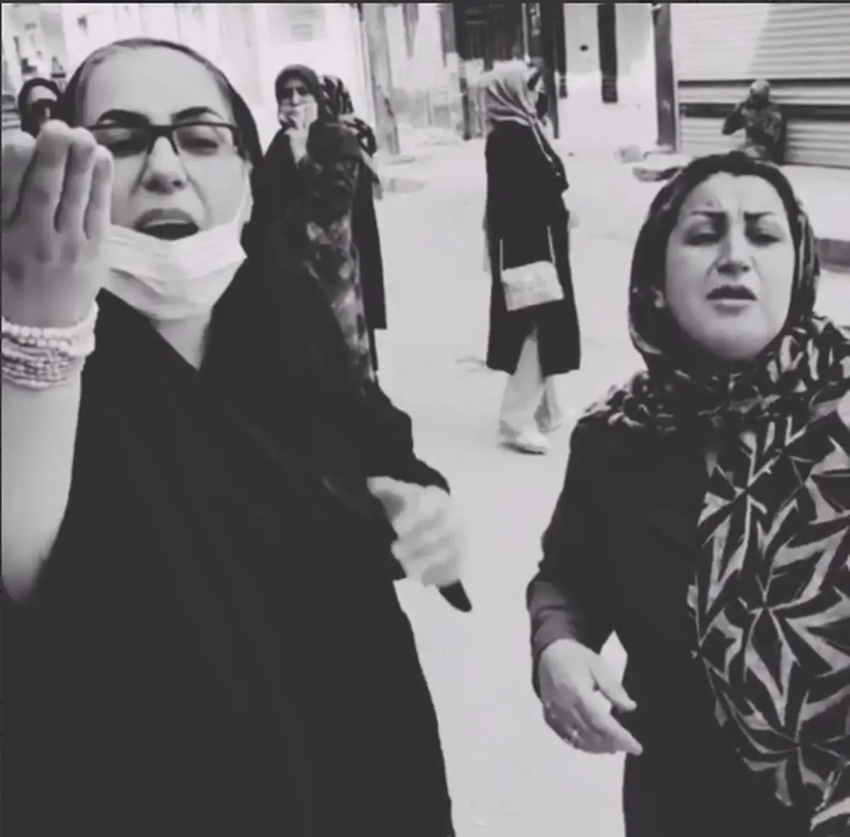 این زن سه فرزند و شوهرش را زیر آوار متروپل از دست داد + ویدیو