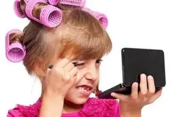 چرا دختران  به بلوغ زود رس میرسند ؟ | دلیل وقوع بلوغ زود رس در دختران  چیست؟