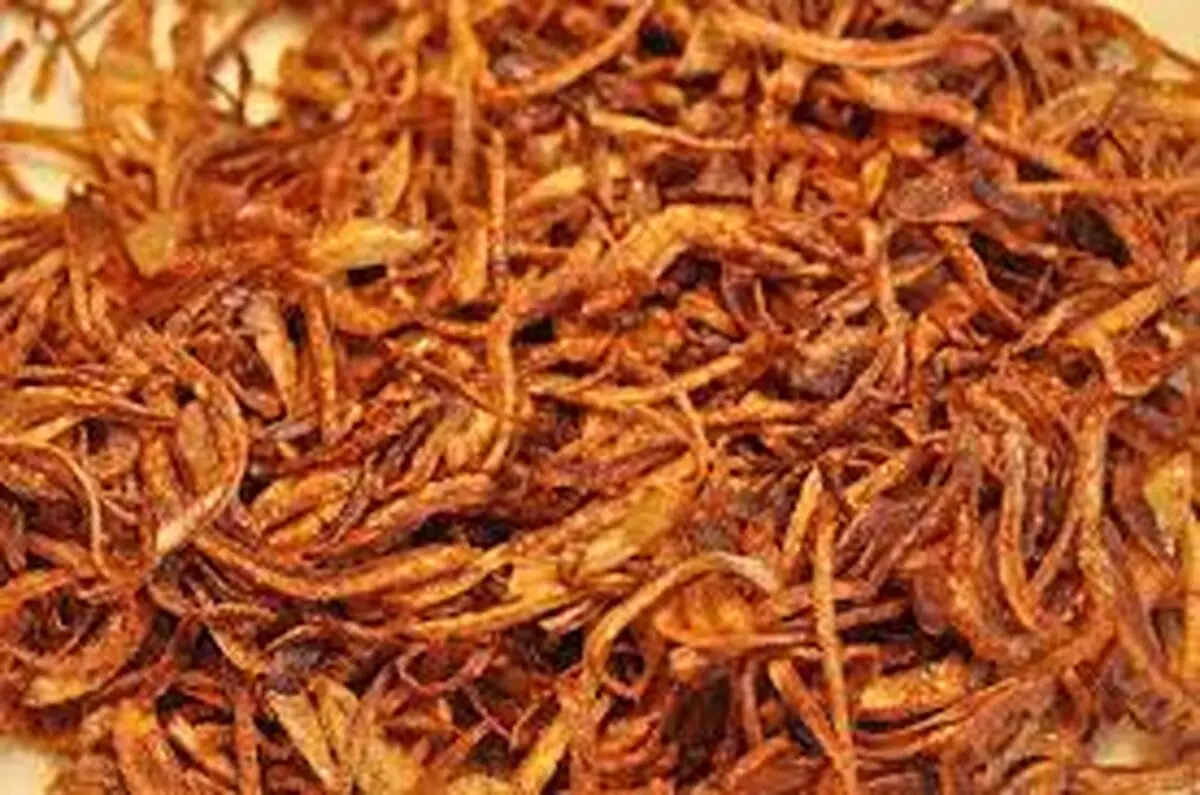 پیازداغ مجلسی قلق داره بیا تا یادت بدم! | طرز تهیه پیاز داغ مجلسی و کریسپی +ویدئو