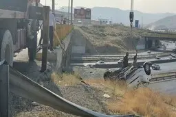 حادثه   |   مرگ راننده ۲۰۶ در اثر سقوط خودروی /  مسیرآزاد راه تهران به سمت پردیس 