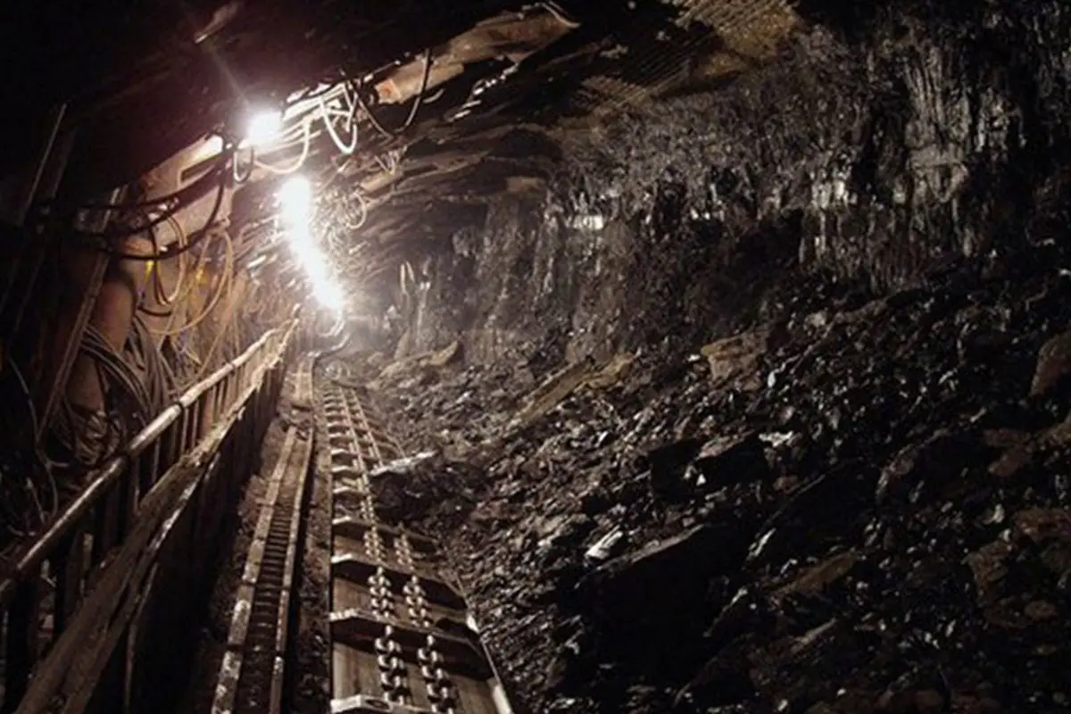 معدن زغال‌سنگ دامغان ریزش کرد | دو کارگر زیر آوار مانده‌اند