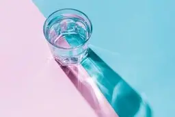 آب را این موقع بخورید | معجزه میکند