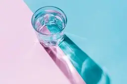 آب را این موقع بخورید | معجزه میکند