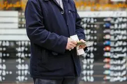 قیمت دلار و سکه در روز‌های قرنطینه چه تغییری کرد؟ 