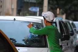 
 کودکان کار  |  روزی ۱۰میلیون تومان  کودکان کار مشهد درآمد دارند/۲۰هزار تومان به کودک می‌رسد
