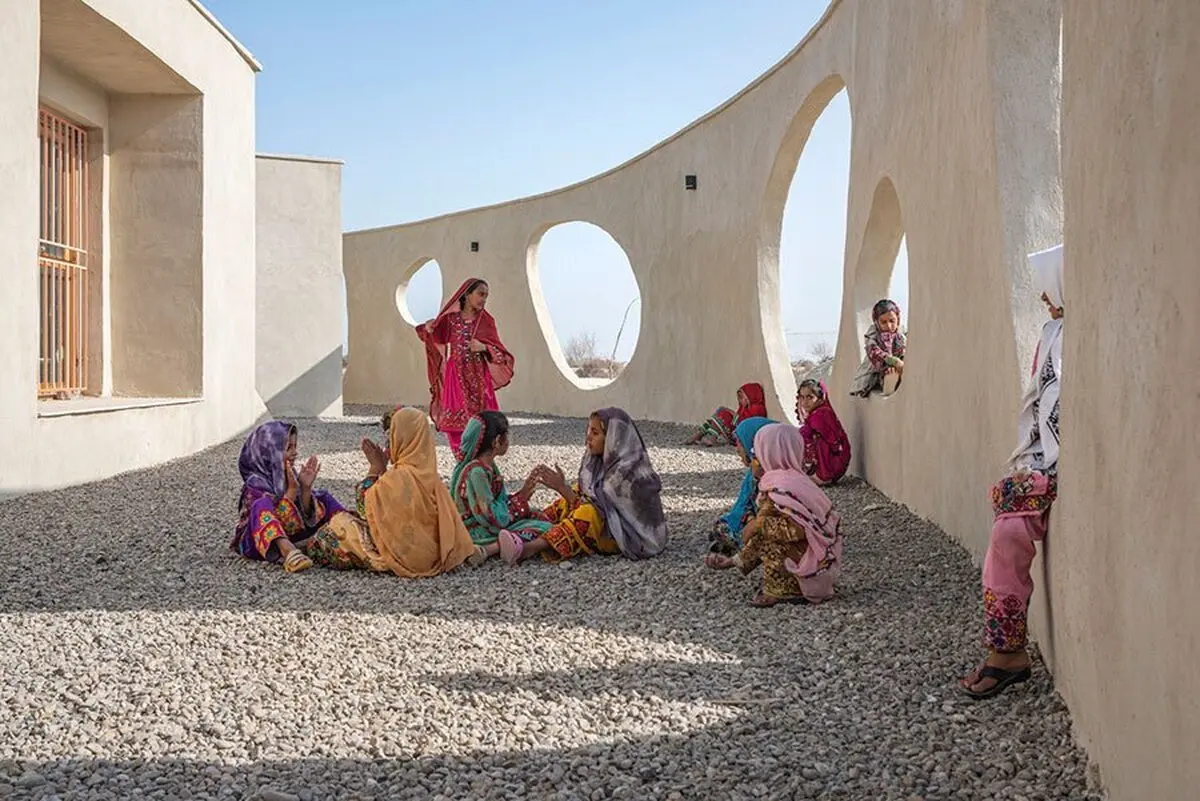 مدرسه جدگال چابهار برنده جایزه جهانی معماری زیبا +ویدئو