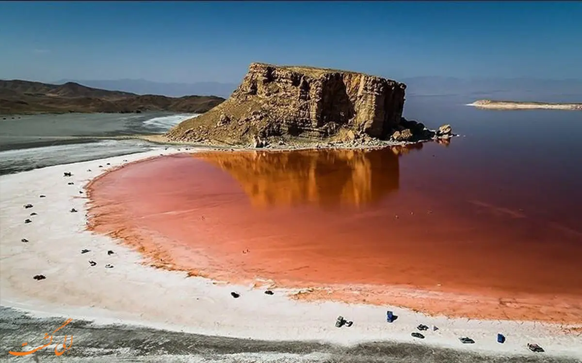 دریاچه ارومیه دچار مرگ تدریجی می شود! + عکس