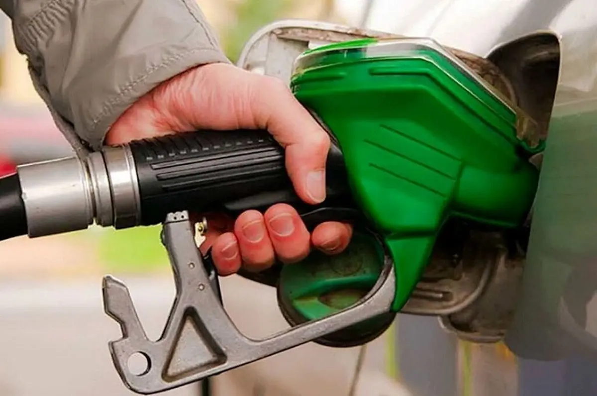 وزیر نفت اخبار مهمی درباره قیمت بنزین داد