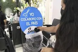 کوتاه کردن مو برای پاکسازی نشت نفت!+ویدئو