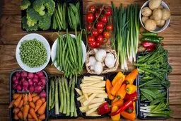 تغذیه مناسب هر دهه از زندگی 
