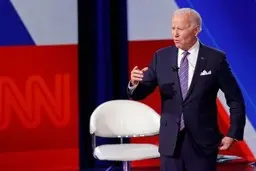 ۵۵ درصد از آمریکایی ها عملکرد بایدن را تایید نمی کنند