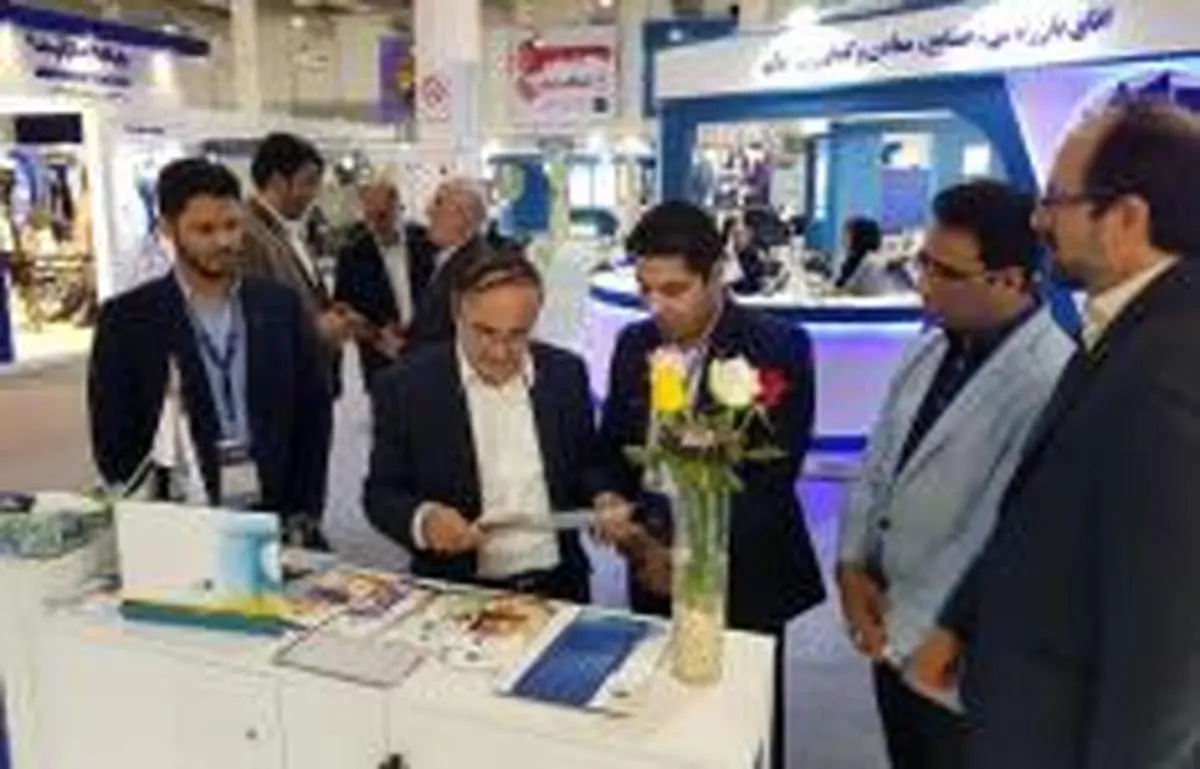بازدید رییس کل بیمه مرکزی از غرفه بیمه سرمد در نمایشگاه اینوکس کیش