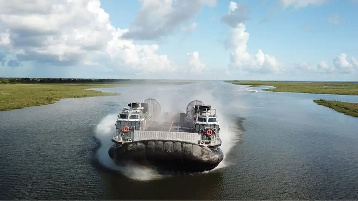هاورکرافت جدید نیروی دریایی ایالات متحده با توان حمل تانک های سنگین و ۱۸۰ سرباز