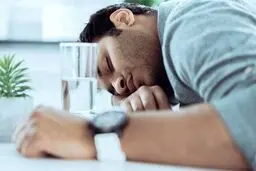 دلیل خستگی مزمن چیست؟ | اگه همیشه احساس خستگی دارید بخونید