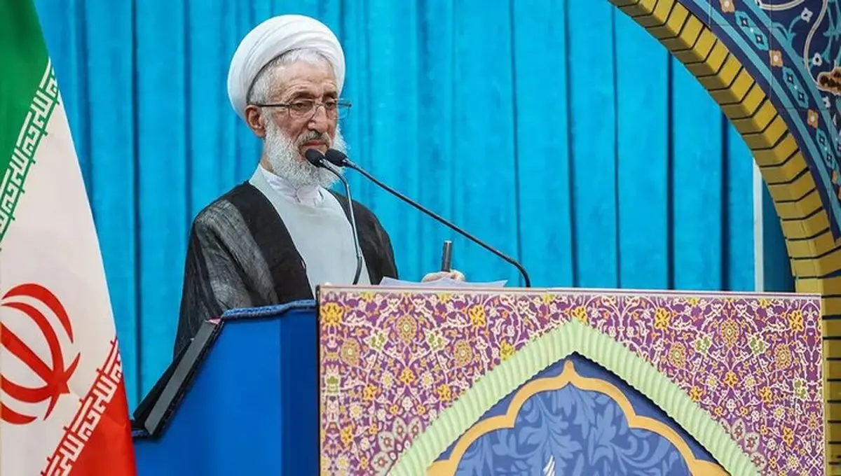 روزنامه اصولگرا: چگونه می‌توان انتظار انسجام داشت و همزمان تریبون نماز جمعه را به فردی داد که خانواده‌اش پرونده مالی دارند؟ | این تحقیر افکار عمومی است