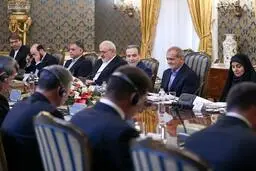 دستان خالی دولت در میدان رسانه | نقدی بر عملکرد تیم اطلاع‌رسانی دولت یک‌سال پس از ریاست‌جمهوری پزشکیان