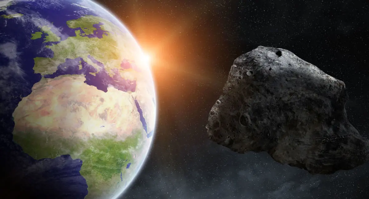 احتمال برخورد ۹۰۰ سیارک به زمین در ۱۰۰ سال آینده