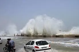 توفان دوگانه در خلیج‌فارس | گردباد و مارپیچ آبی همزمان در کیش +ویدئو