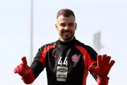 گلر پرسپولیس از ایران رفت