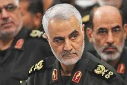 عکس حاج قاسم سلیمانی در گود زورخانه