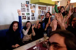 عکس‌های پایکوبی مردم تهران پس از صعود به جام حهانی ۲۰۱۴