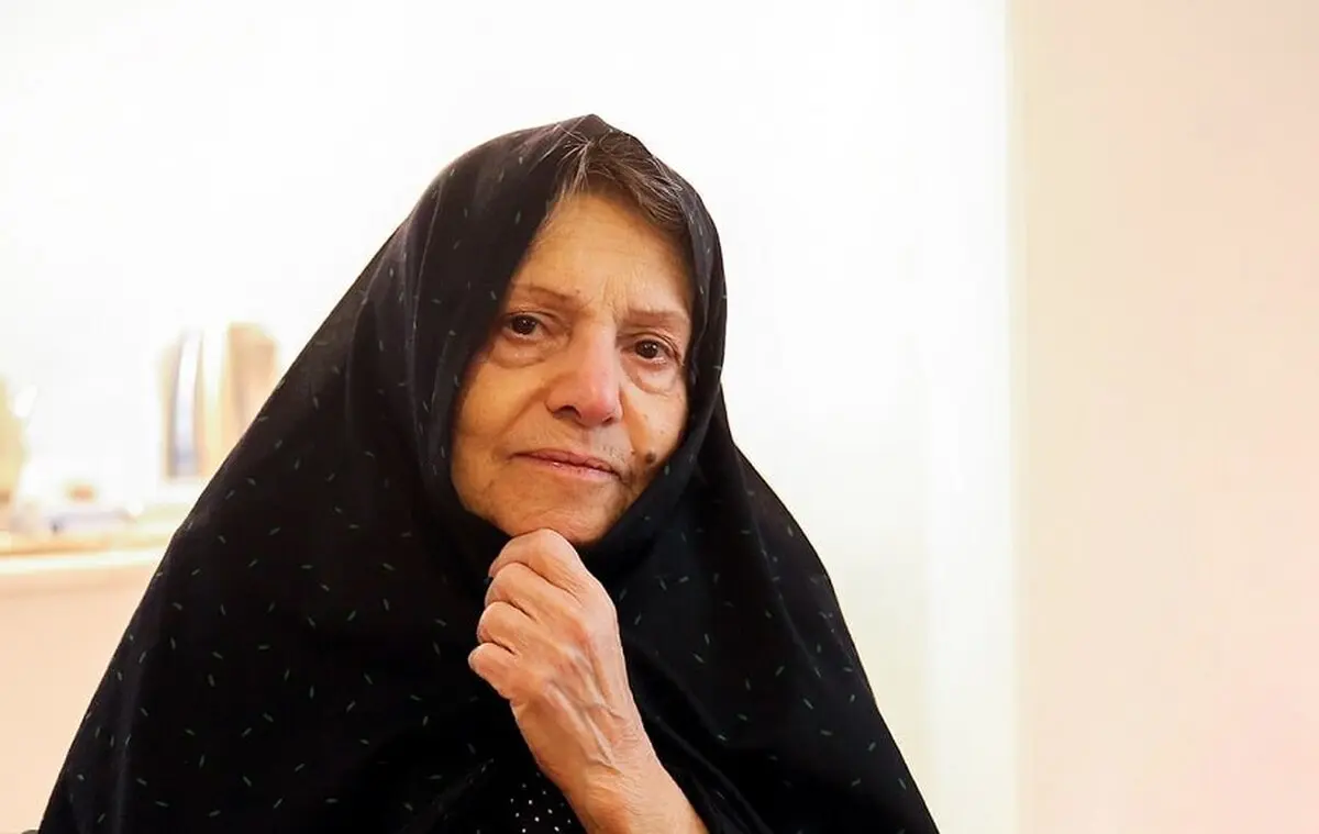 عروس بزرگ امام خمینی و همسر شهید آیت الله سیدمصطفی خمینی درگذشت