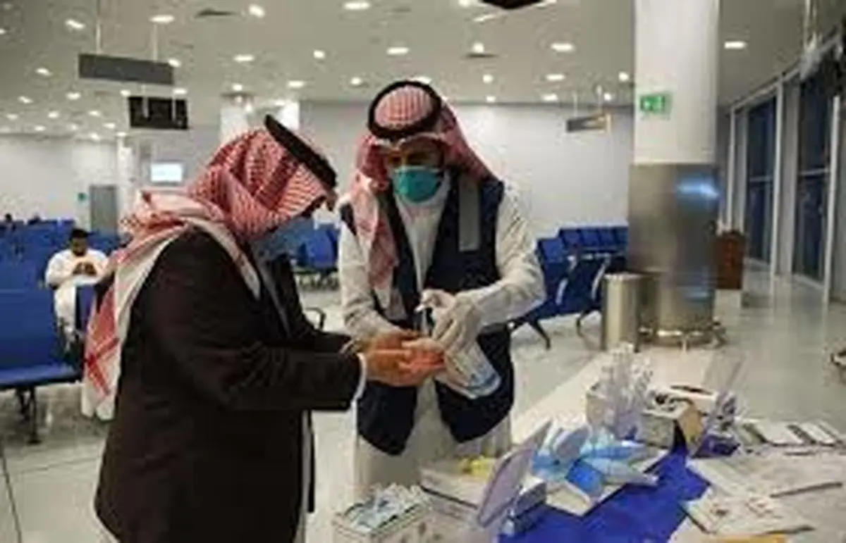 وزارت بهداشت عربستان: احتمال ابتلای صدها هزار نفر از شهروندان و افراد مقیم این کشور به کرونا 