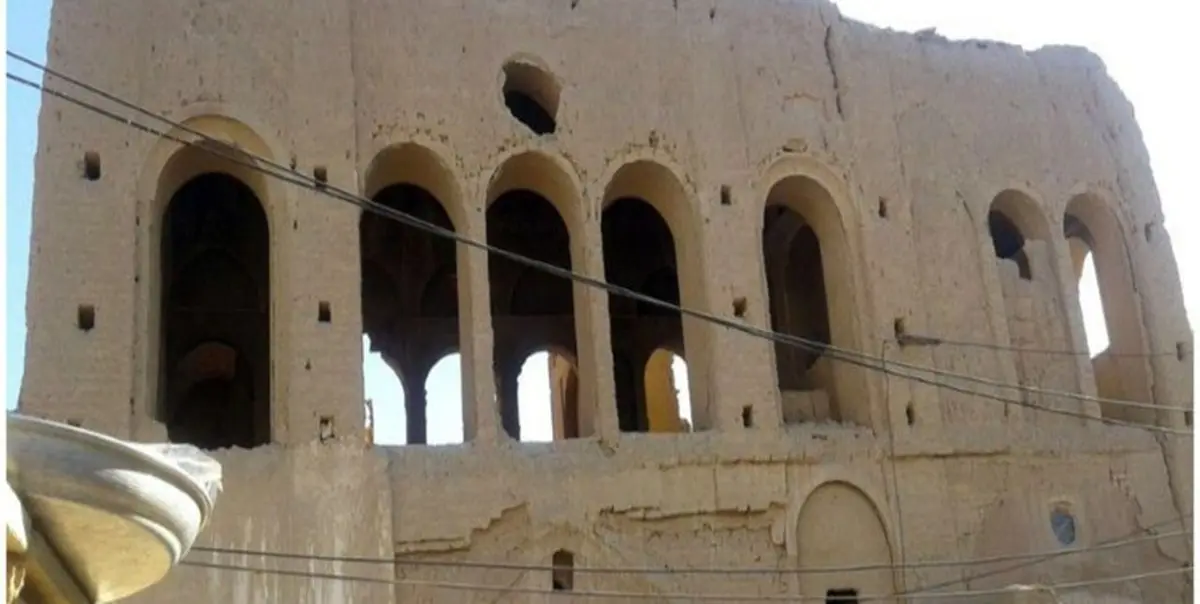  عمارت باشکوه قاجاری در بالای قلعه روستای بارونق کاشان ‌تخریب شد