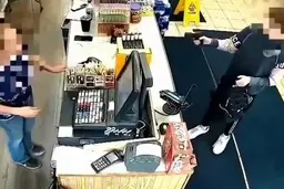 سرقت مسلحانه نوجوان 12 ساله از فروشگاه | مسلحانه وارد فروشگاه شد + ویدیو