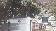 انسداد یک خیابان تهران | سقوط یک اصله درخت در خیابان شریعتی