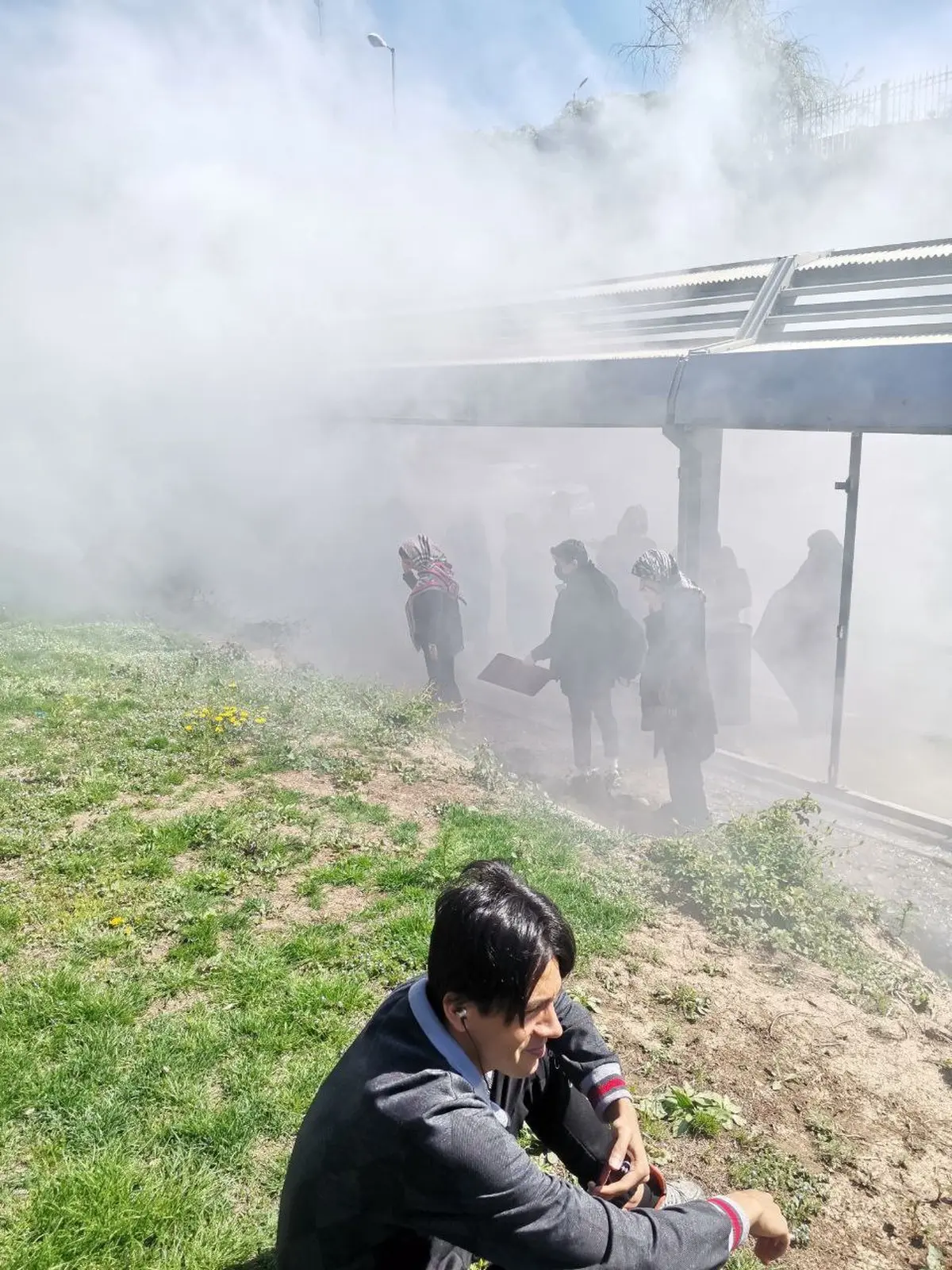 انتشار دود عجیب در اتوبوس بی آر تی در تهران + توضیح اتوبوسرانی