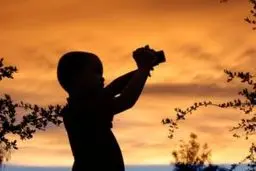  چند عکس دیدنی و تاثیرگذار +تصاویر | کودک ناشناس مدفون شده