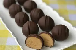 با سه قلم مواد شیرینی ده دقیقه ای درست کن | طرز تهیه شیرینی فوری با سه قلم مواد +ویدئو