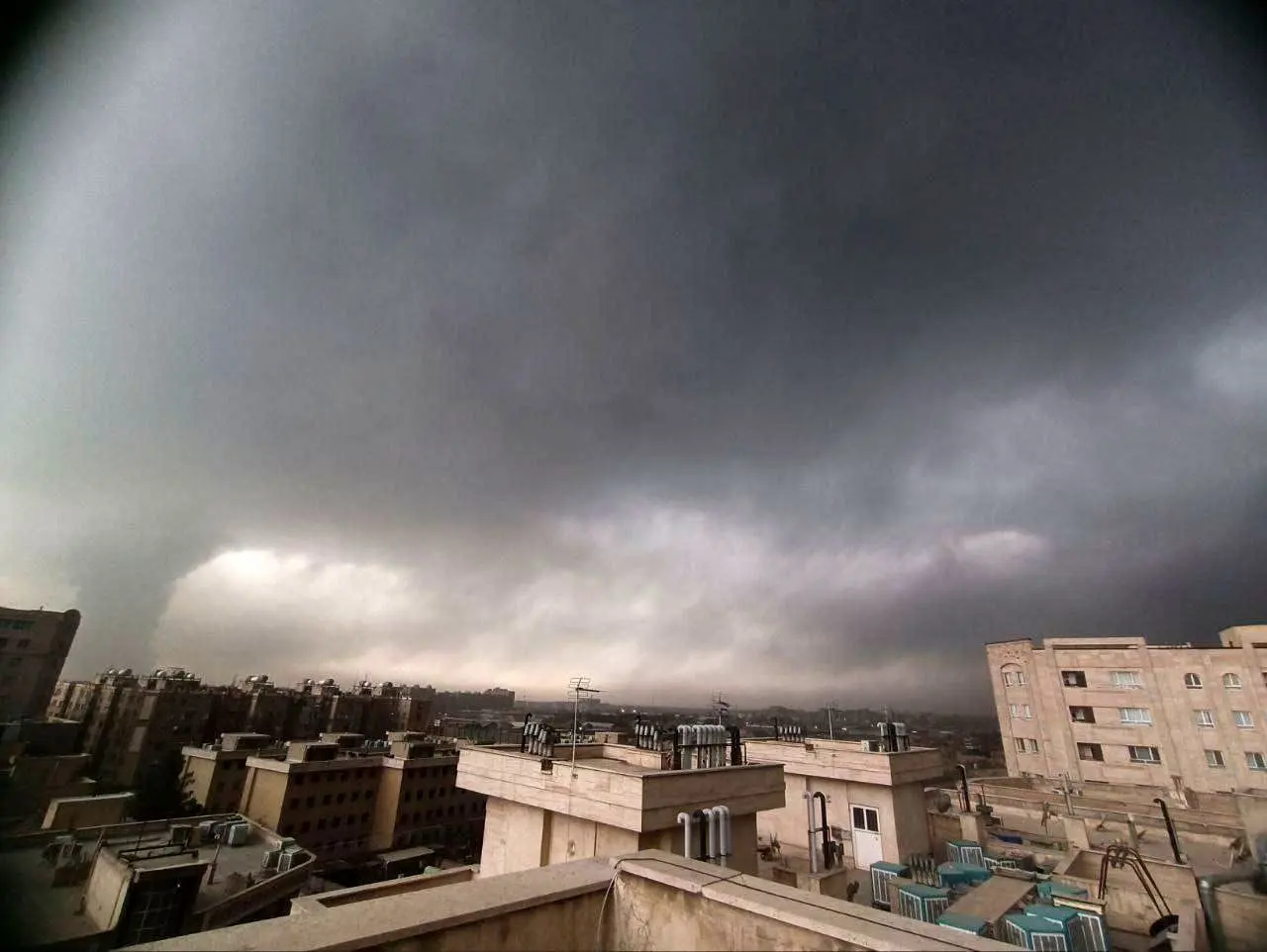 آخرین وضعیت آتش‌سوزی در مخازن سوخت تهران | خاموش کردن کامل آتش در حال حاضر ممکن نیست