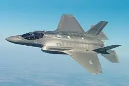 نمایش قدرت نظامی آمریکا | اسکورت هواپیمای ریاست جمهوری با جنگنده‌های F-35 +ویدئو