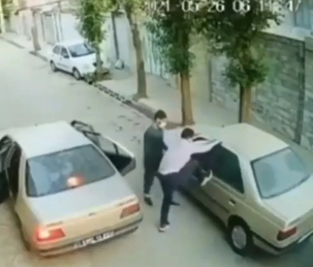سرقت پژو زیر ۶۰_۷۰ ثانیه در بروجرد + ویدئو