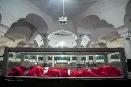 پیکر آیت الله مصباح یزدی در مصلی قدس قم+عکس