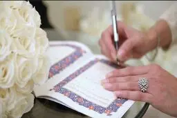 ازدواج باور نکردنی زن ۶۰ ساله با پسر ۳۰ ساله | عکس باور نکردنی آنها | زنش هستم نه شوگرمامی