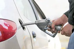 اضافه برداشت از درآمد‌های بنزینی؟ | امکان اجرای طرح بنزینی جدید 