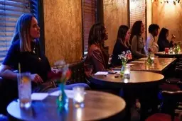 زنان جوان کلوب‌های شبانه در بریتانیا را تحریم کردند| تزریق ناخواسته مواد مخدر