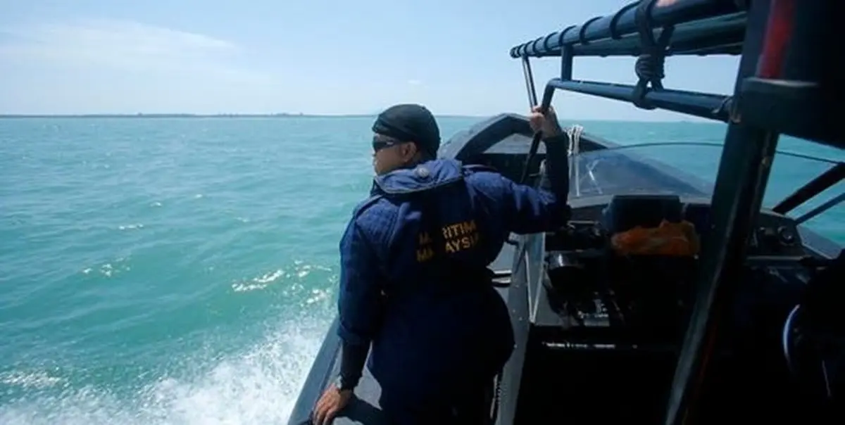 
نیروی دریایی مالزی  |  توقیف شش قایق ماهیگیری چین و دستگیری ۶۰ خدمه
