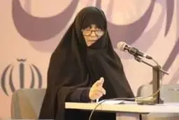 مدیر مؤسسه علمی تحقیقی مکتب نرجس: عملکرد نیروی انتظامی در برخورد با بی حجابی درست است |  فتنه سال ۱۴۰۱ مانند سیلی بود که لایه های پنهان جامعه را رو کرد | وضع حجاب بدتر از این هم خواهد شد | عدم رعایت حجاب در روابط اجتماعی، ورود به حریم خصوصی "اجنبی" است