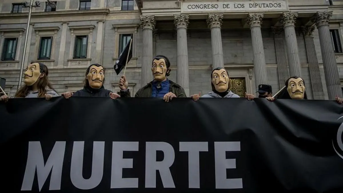  پارلمان اسپانیا  |  تصویب قانونی شدن مرگ خودخواسته پارلمان اسپانیا