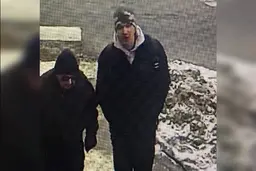 دزدیدن اموال یک پیرمرد در آسانسور، با ضربات چاقو!+ویدئو