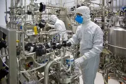 دستیابی دانشمندان ایرانی به واکسن اُمیکرون | آغاز تولید انبوه برکت پلاس 