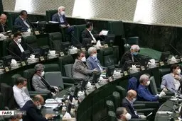  فاصله گذاری اجتماعی در صحن علنی مجلس رعایت نشد