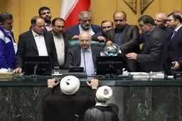 تنش در شمارش آرا برای جایگاه نایب رئیس دوم به خاطر مساوی شدن آرای ذوالنور و نیکزاد