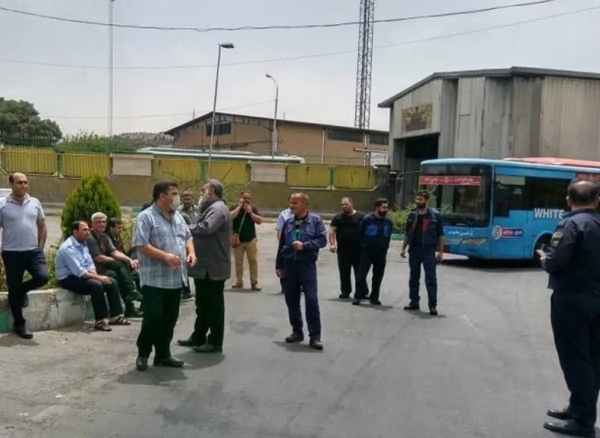  تجمع برخی رانندگان اتوبوس در تهران |مسافران اتوبوس دچار سرگردانی شدند 