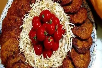 برای ناهار کوکو کدو سبز با سیب زمینی خام درست کن، محشر میشه | طرز تهیه کوکو کدو سبز با سیب زمینی خام ساده و خوشمزه